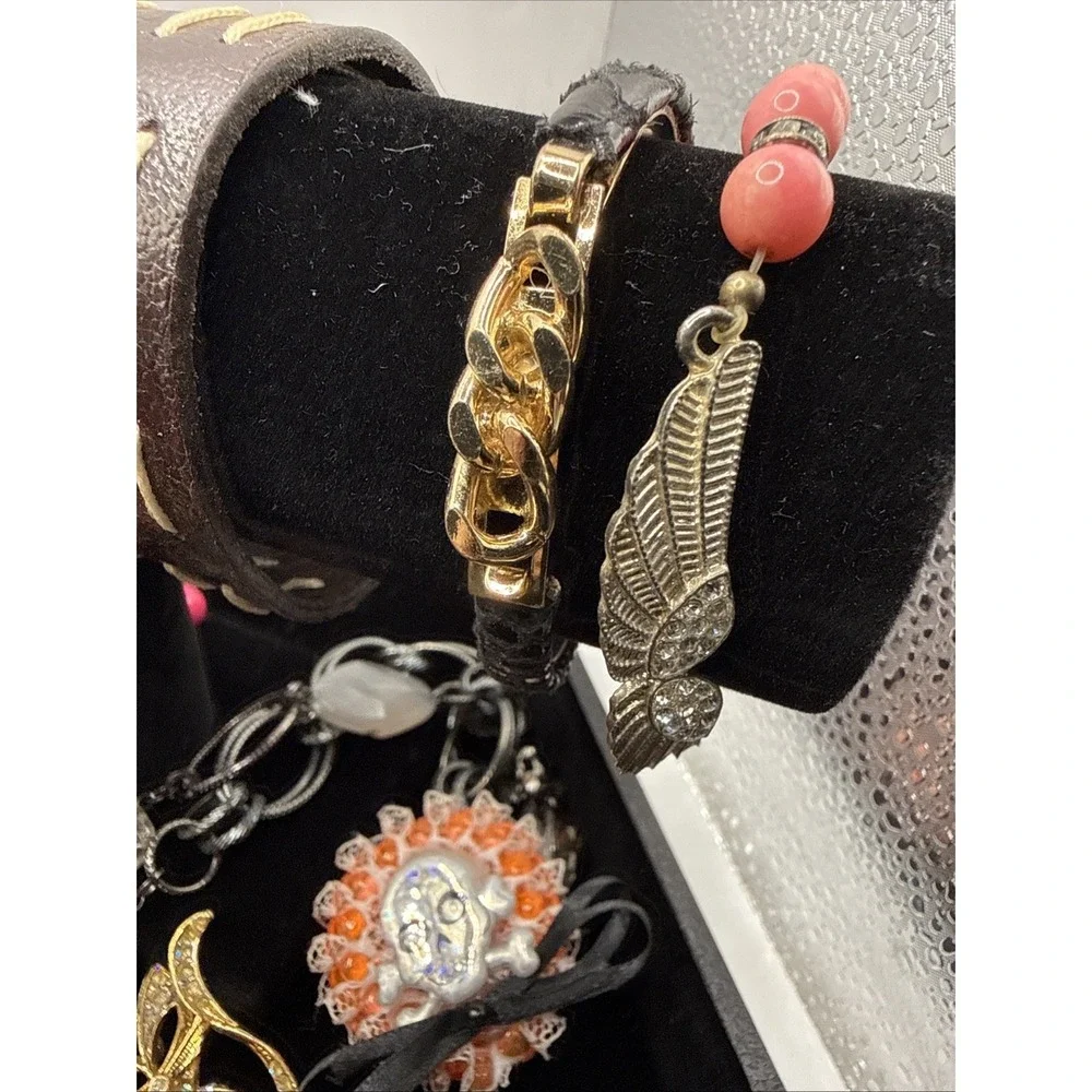 Vintage Lot of 15 Necklaces, Bracelets, Earrings And/or Brooches‎ See Pics